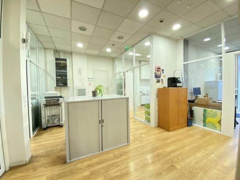 38-40 Rue De Bellevue, Boulogne-Billancourt for sale - Interior Photo - Image 2 of 7