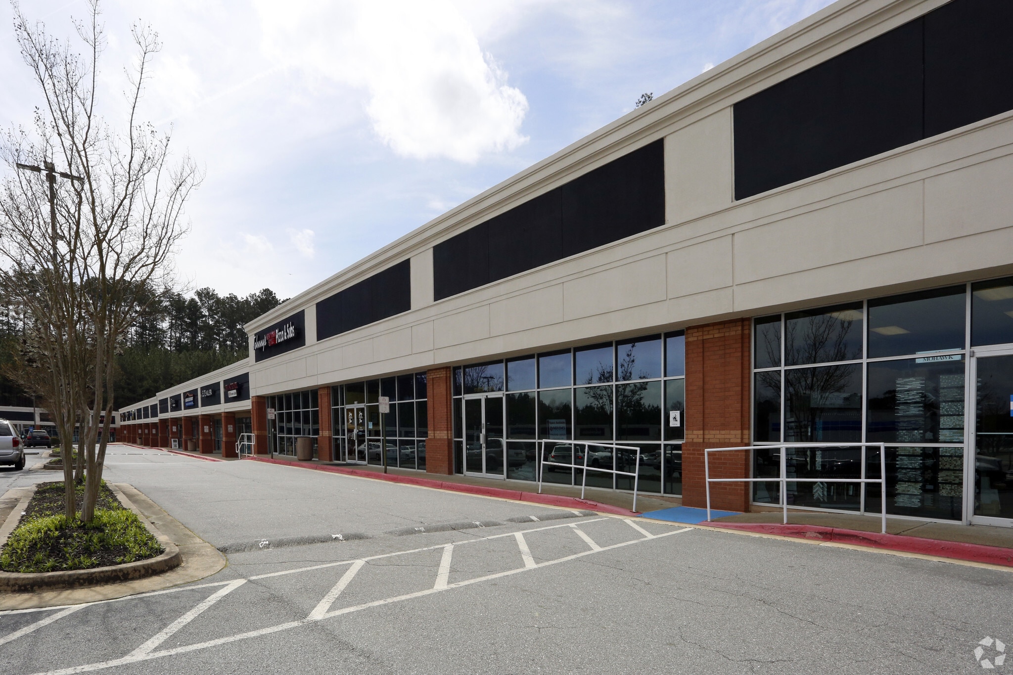 1105 Parkside Ln, Woodstock, GA for lease Primary Photo- Image 1 of 2