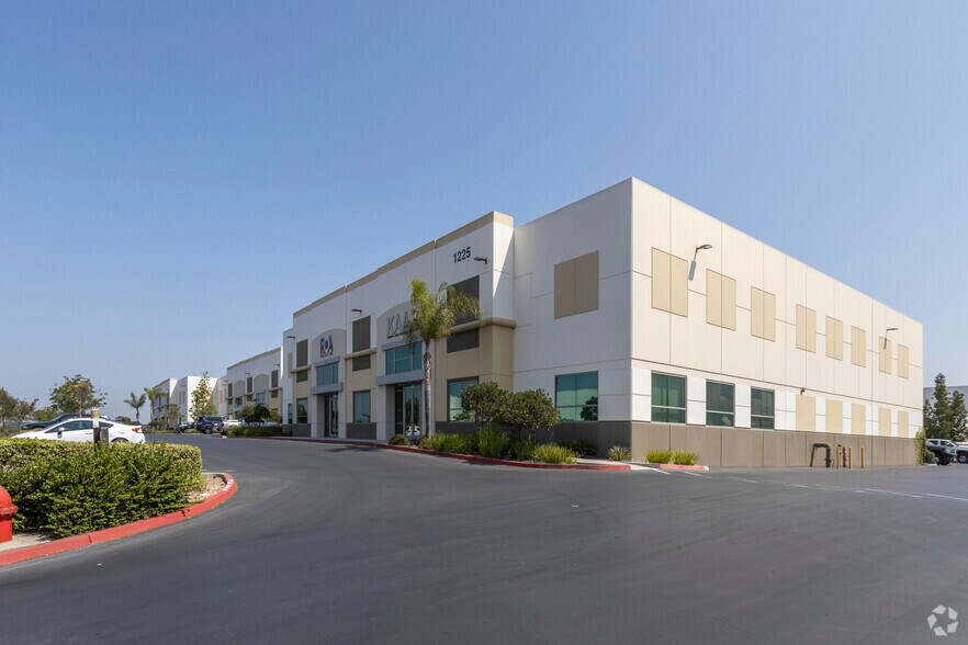 1225 Exposition Way, San Diego, CA à louer - Photo du bâtiment - Image 3 de 3