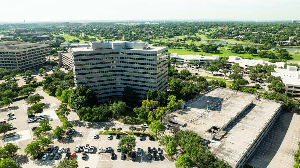 105 Decker Ct, Irving, TX à louer - Photo du bâtiment - Image 3 de 16