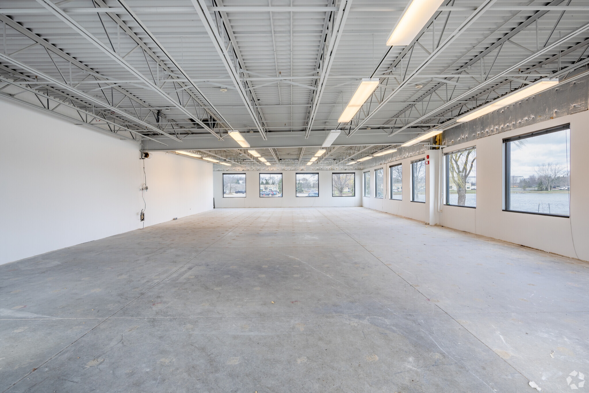 850-868 Technology Way, Libertyville, IL for lease Interior Photo- Image 1 of 5