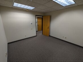 7590 Fay Ave, La Jolla, CA à louer Photo intérieure- Image 2 de 7