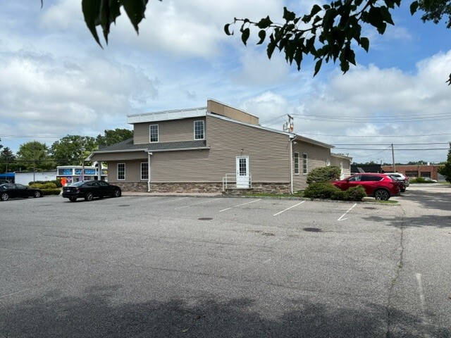 234 W Jericho Tpke, Huntington Station, NY for sale - Building Photo - Image 3 of 14