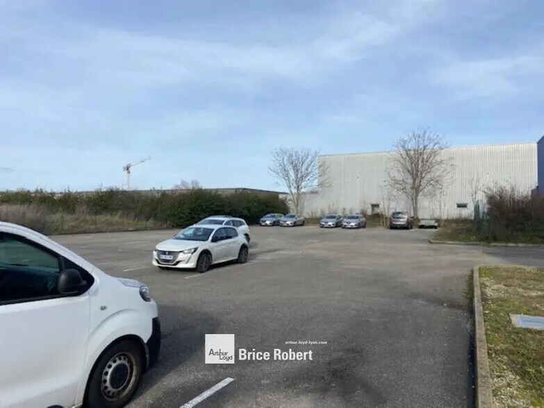 Local d'activités dans Béligneux à vendre - Photo du bâtiment - Image 2 de 9