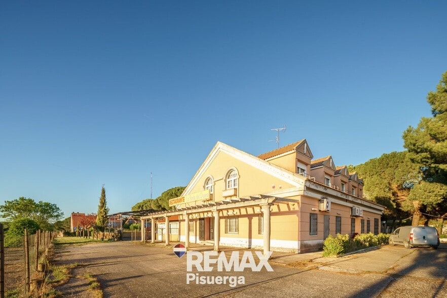 de Segovia, 10, Tudela de Duero, Valladolid for sale - Building Photo - Image 3 of 116