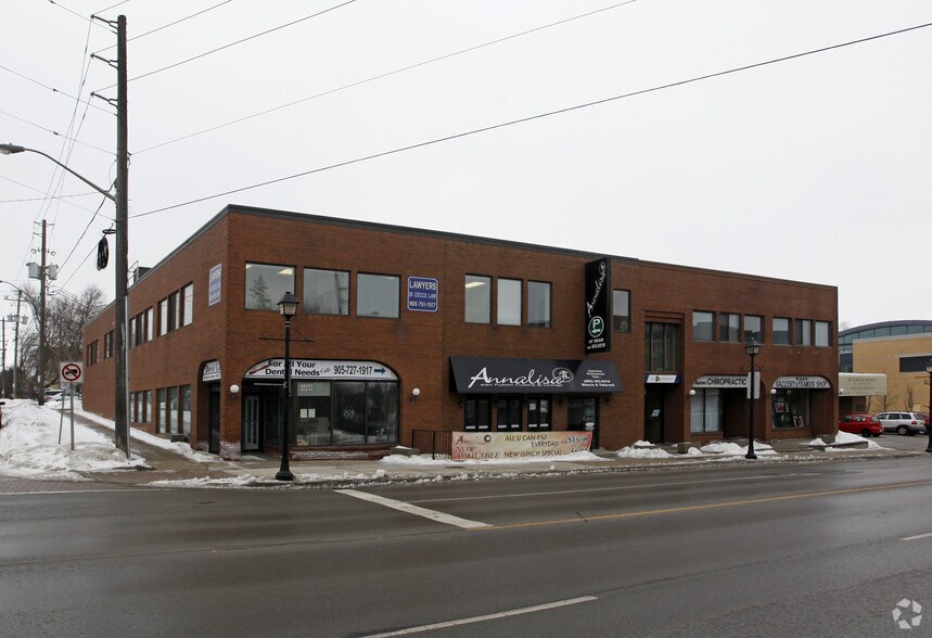 15171 Yonge St, Aurora, ON à vendre - Photo principale - Image 1 de 1