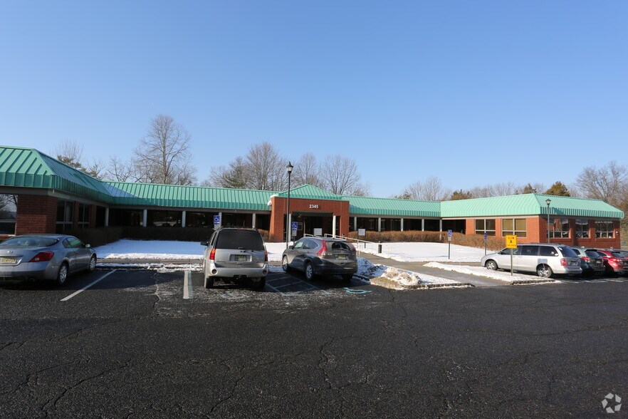 2345 Lamington Rd, Bedminster, NJ for sale - Primary Photo - Image 1 of 26
