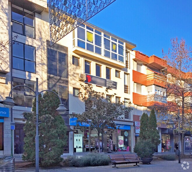 Calle Gran Vía, 28, Majadahonda, Madrid à louer - Photo du bâtiment - Image 2 de 2
