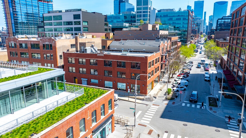 1052 W Fulton St, Chicago, IL for sale - Building Photo - Image 2 of 8