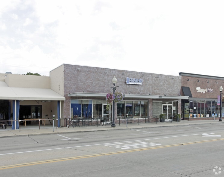 318-330 W 9 Mile Rd, Ferndale, MI for lease - Building Photo - Image 2 of 12