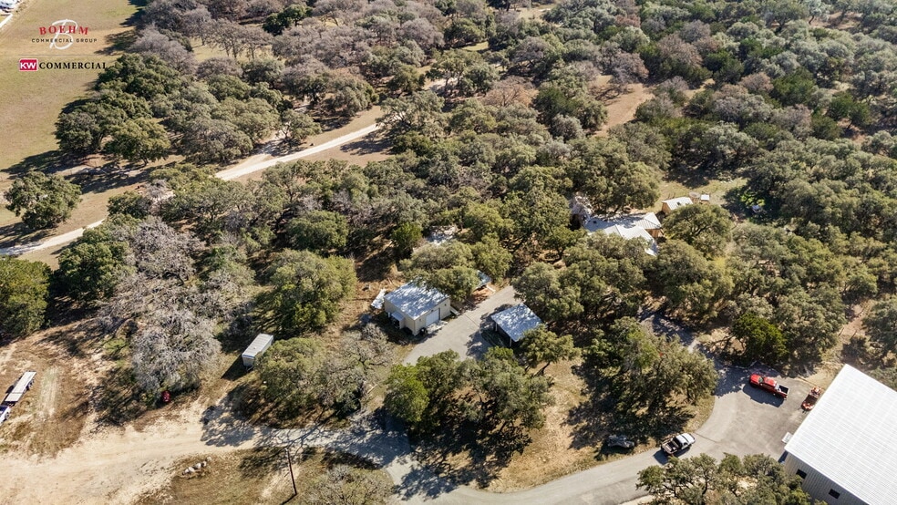 39 Scenic Loop Rd, Boerne, TX for lease - Building Photo - Image 3 of 53