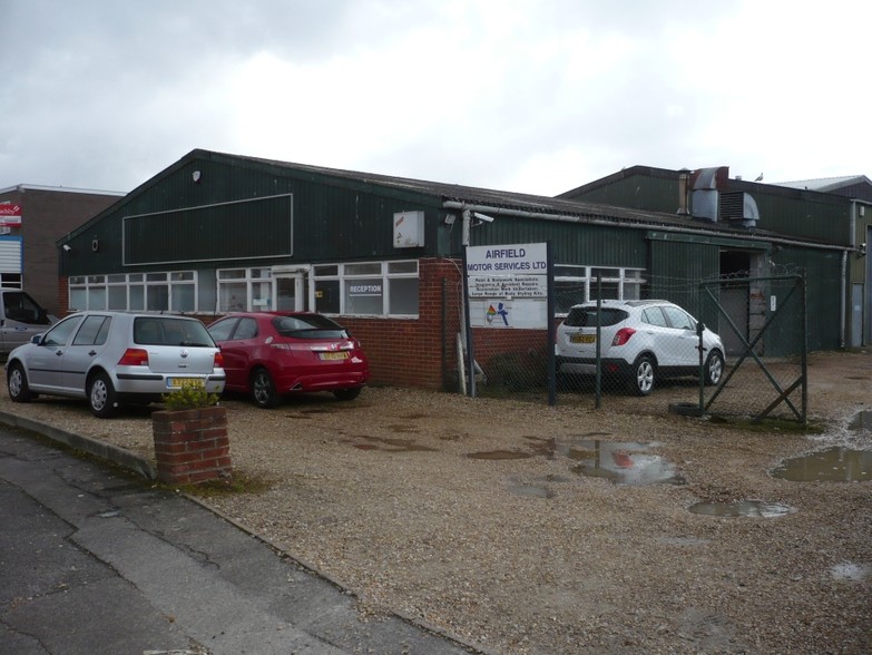 12 Airfield Rd, Christchurch for sale - Primary Photo - Image 1 of 1