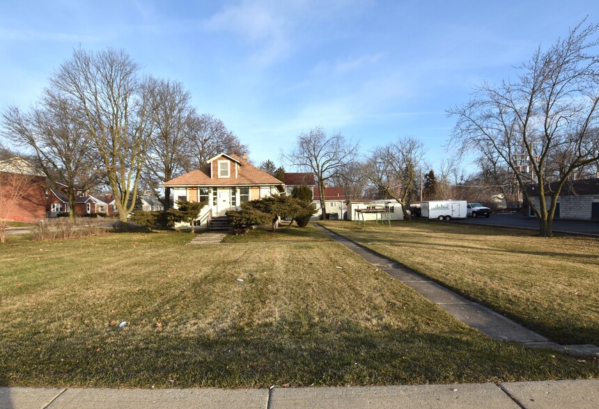 116 W St Charles Rd, Villa Park, IL for sale - Building Photo - Image 3 of 10