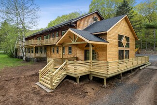 Plus de détails pour 48 Clover Rd, Hunter, NY - Services hôteliers à vendre