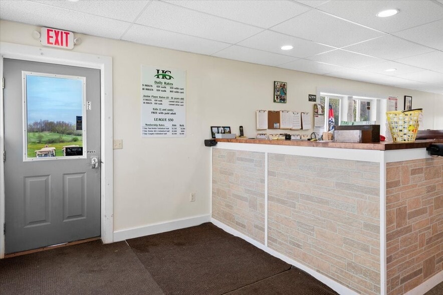 3737 State Route 196, Fort Ann, NY for sale - Interior Photo - Image 3 of 29