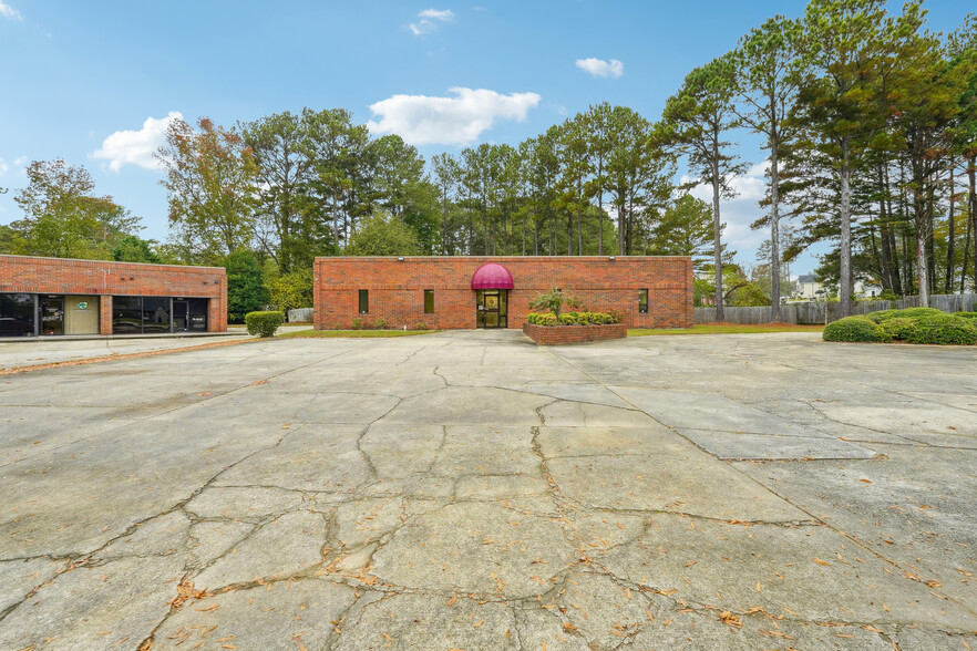 125 Commerce Cir, Fayetteville, GA for sale - Building Photo - Image 2 of 29