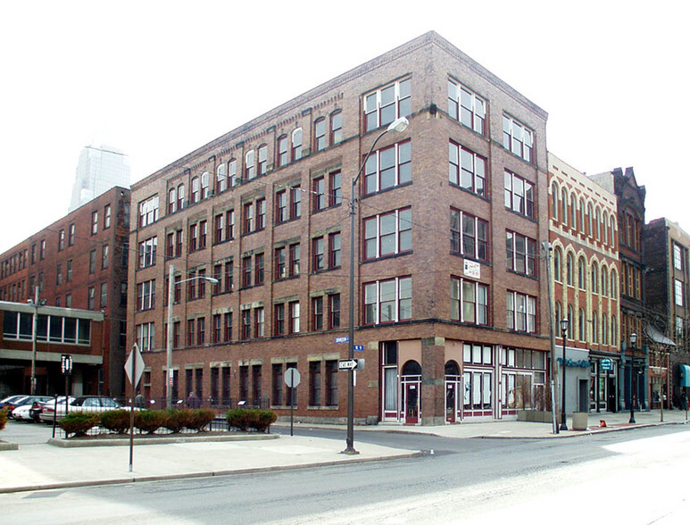 1265-1267 W 9th St, Cleveland, OH for lease - Primary Photo - Image 1 of 2