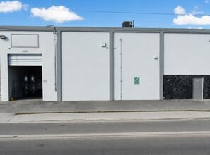 4201-4250 NW 37th Ct, Miami, FL for lease Interior Photo- Image 2 of 7