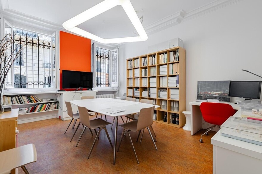 21 Rue Chaptal, Paris for sale - Building Photo - Image 1 of 9