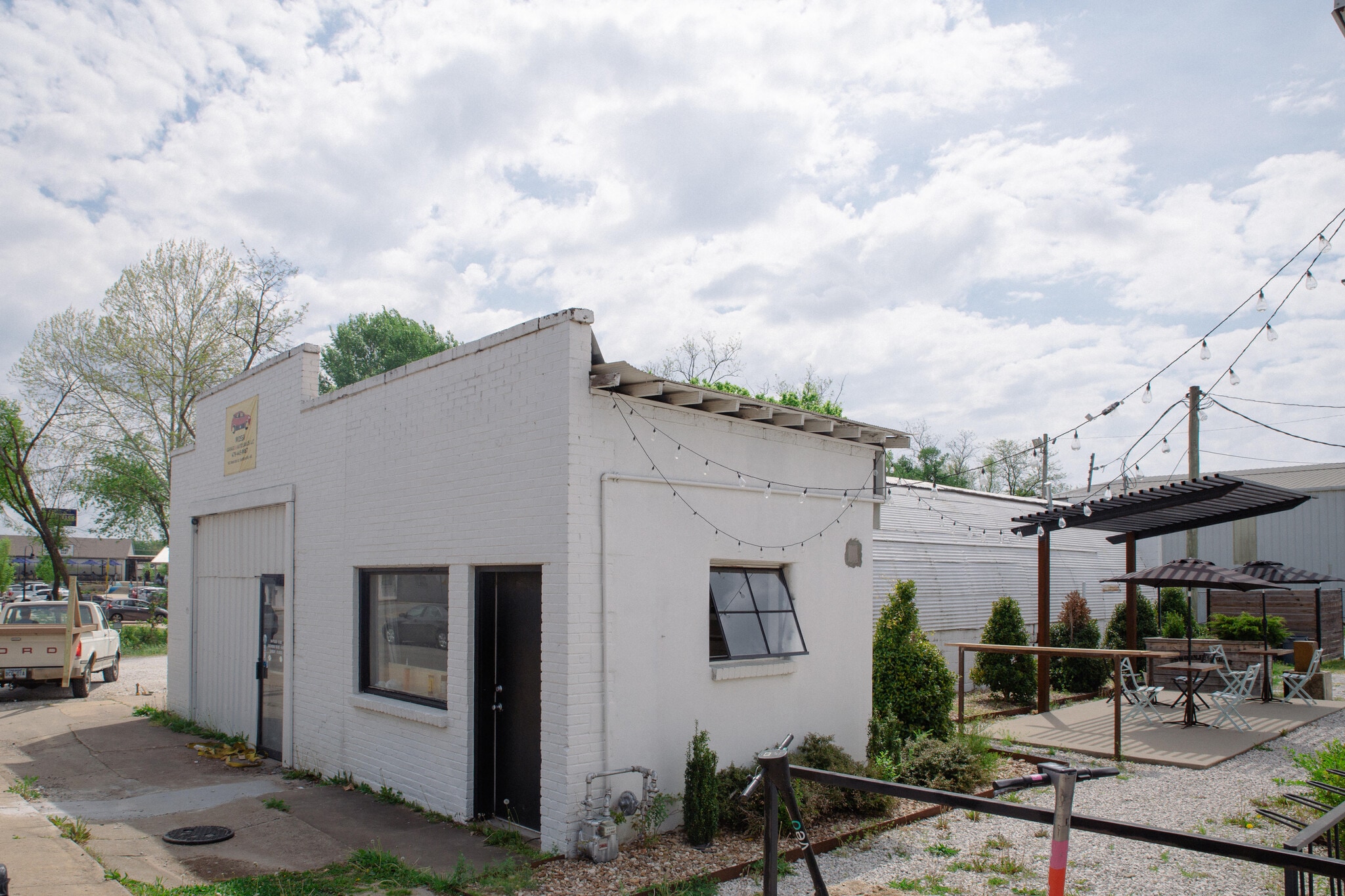 563 W Martin Luther King Blvd, Fayetteville, AR for lease Primary Photo- Image 1 of 14
