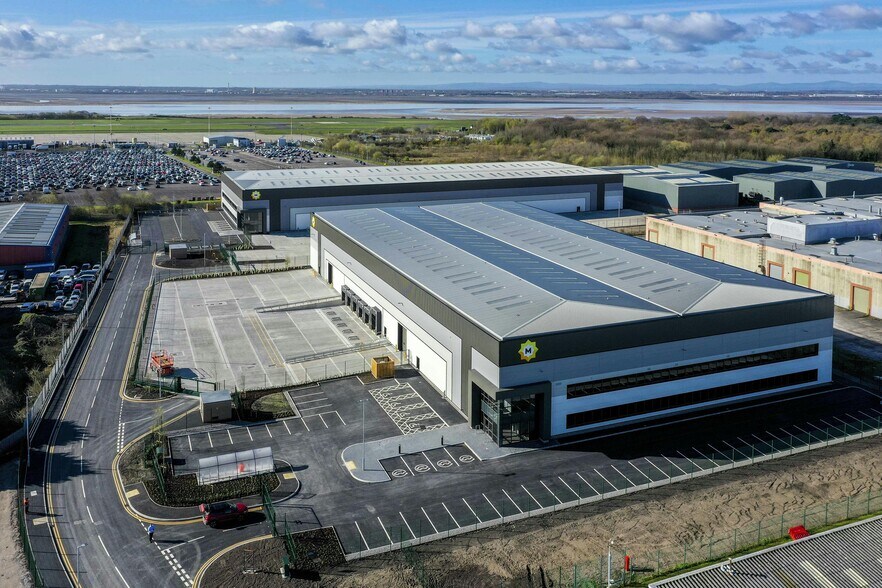 Stirling Rd, Liverpool à louer - Photo du bâtiment - Image 3 de 23