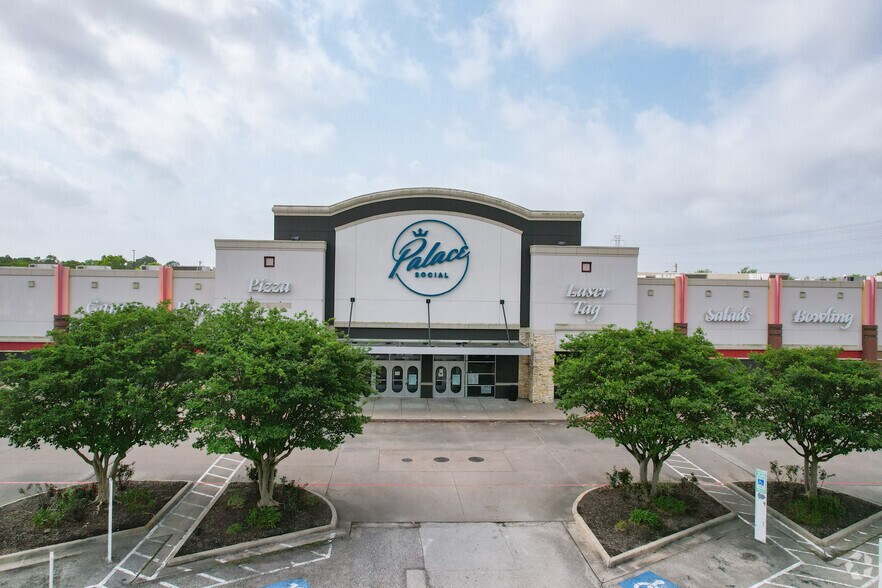 5950 Fairmont Pkwy, Pasadena, TX à vendre - Photo du bâtiment - Image 3 de 10