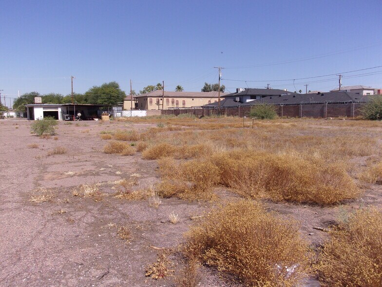 2920 38th st, Phoenix, AZ à vendre - Photo du bâtiment - Image 2 de 6