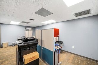 238 N Westmonte Dr, Altamonte Springs, FL for lease Interior Photo- Image 2 of 8