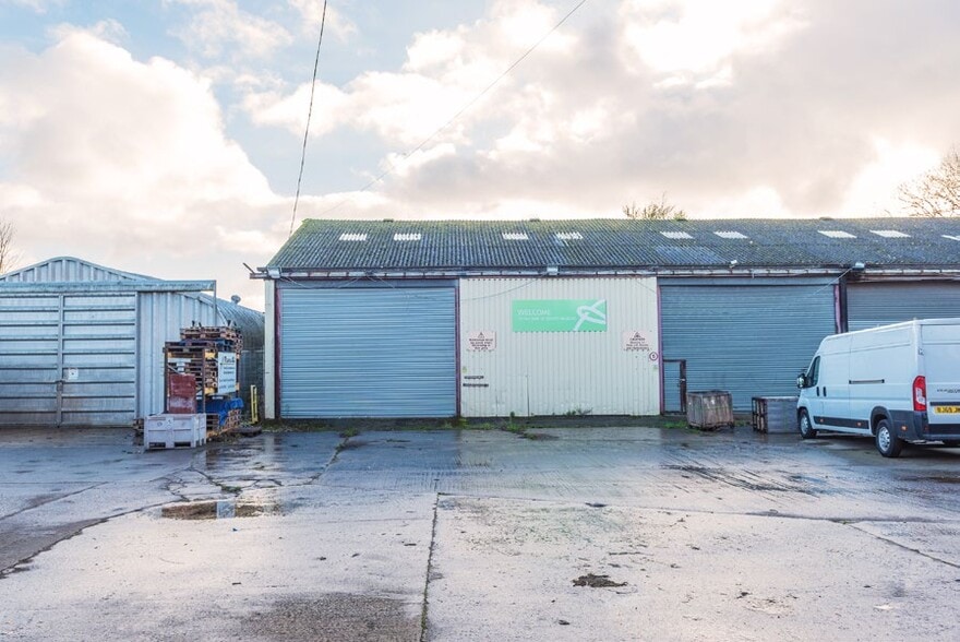 South Marston, South Marston for sale - Building Photo - Image 2 of 4