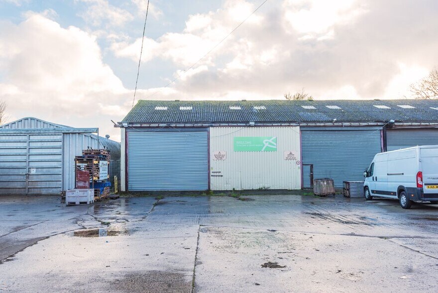 South Marston, South Marston à vendre - Photo du bâtiment - Image 2 de 4