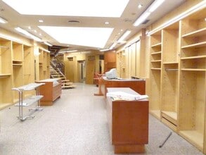 Retail in Cuenca, Cuenca for lease Interior Photo- Image 1 of 3