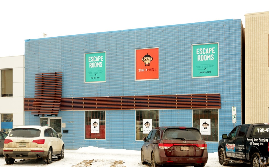 10524 110th St NW, Edmonton, AB for sale - Building Photo - Image 3 of 20