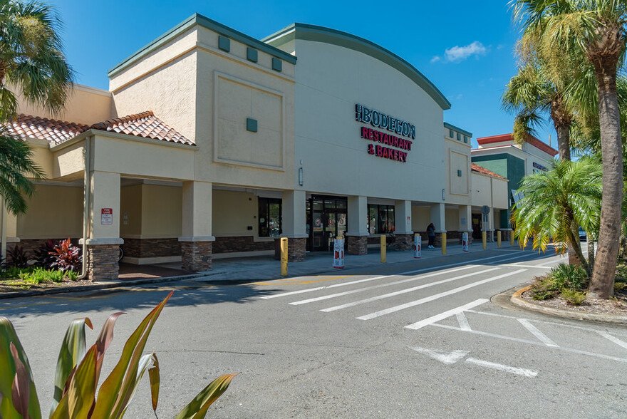 6300-6376 Forest Hill Blvd, Greenacres, FL for lease - Building Photo - Image 1 of 6