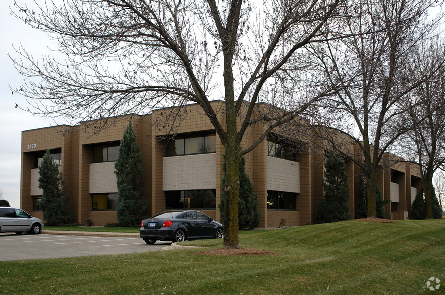 3470 Washington Dr, Eagan, MN for lease - Building Photo - Image 3 of 3