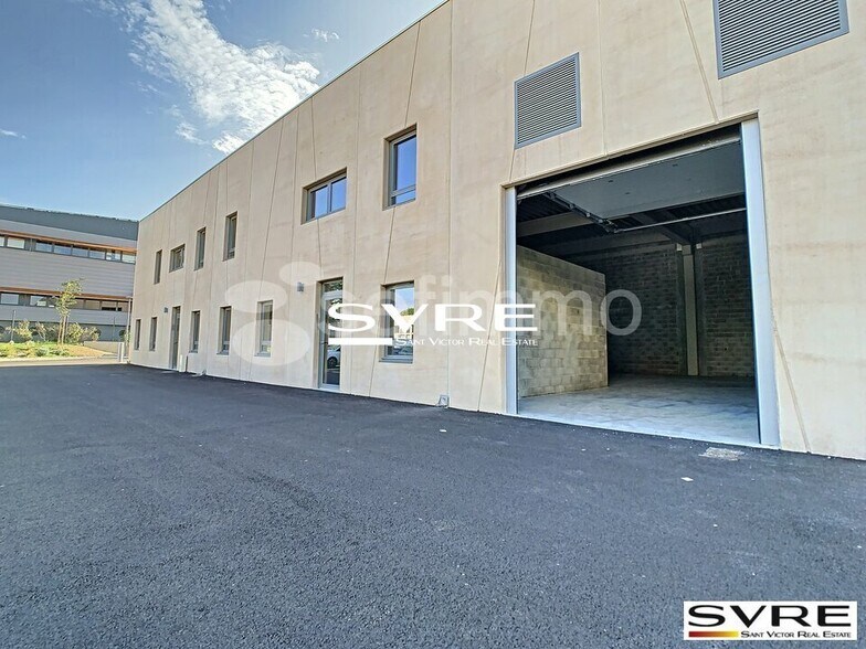 Flex in LES MILLES for lease - Building Photo - Image 3 of 7
