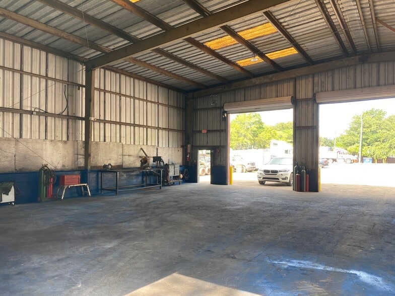 2100 4th St, Orlando, FL for sale - Building Photo - Image 2 of 4