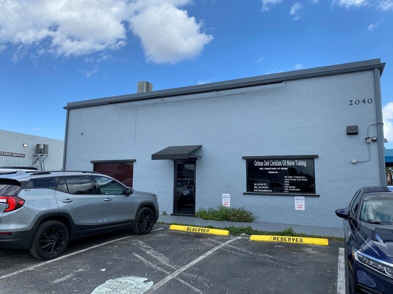 2040 Indian Rd, West Palm Beach, FL for lease - Building Photo - Image 2 of 7