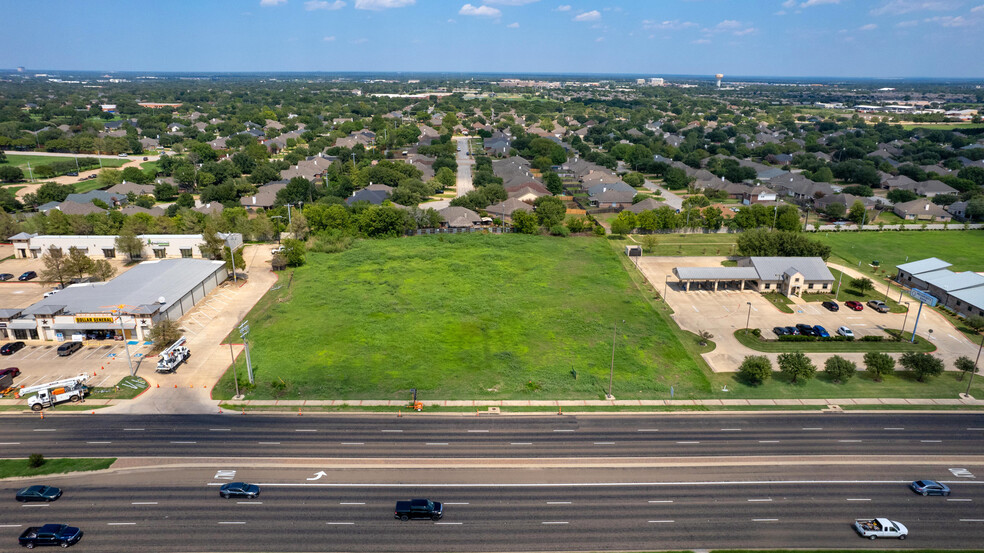 12925 Wellborn Road, College Station, TX à vendre - Photo principale - Image 1 de 4