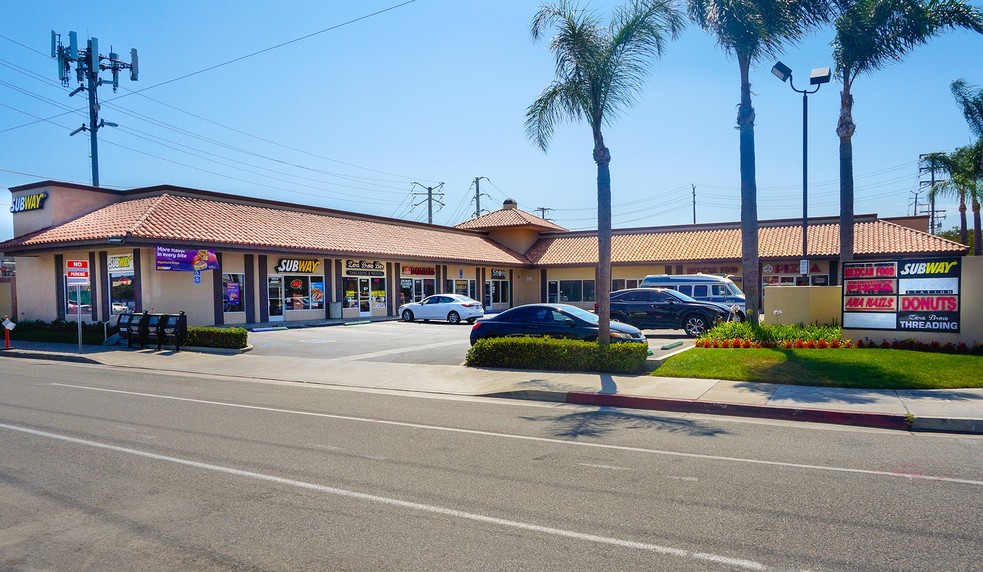 10511-10535 Los Alamitos Blvd, Los Alamitos, CA for sale - Primary Photo - Image 1 of 1