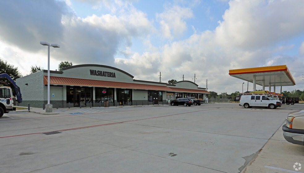 1525 S Cherry St, Tomball, TX à louer - Photo du bâtiment - Image 2 de 2