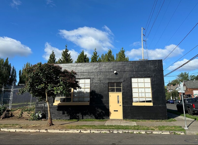 1835 NE 3rd Ave, Portland, OR for sale - Building Photo - Image 3 of 4