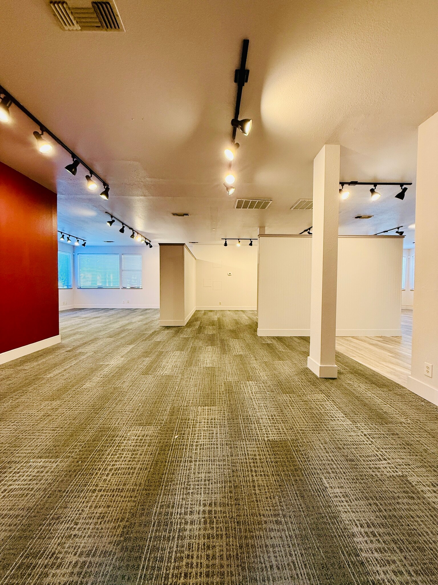 944 McCourtney Rd, Grass Valley, CA for lease Interior Photo- Image 1 of 13