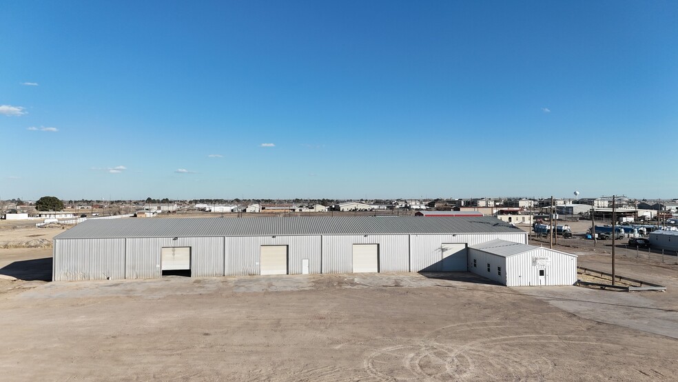 2086 Oil Mill Rd, Pecos, TX à louer - Photo du bâtiment - Image 1 de 32