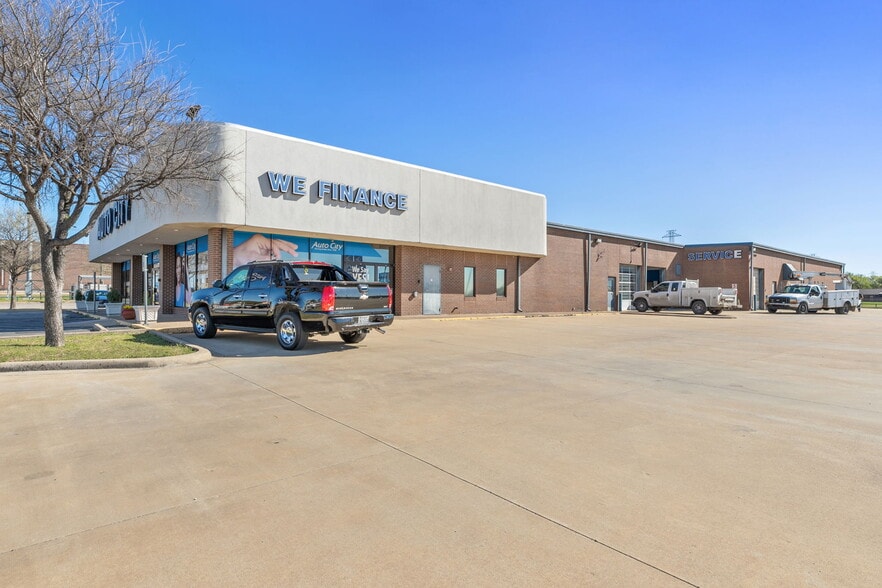 940 N I-35 E, Lancaster, TX for lease - Building Photo - Image 2 of 51