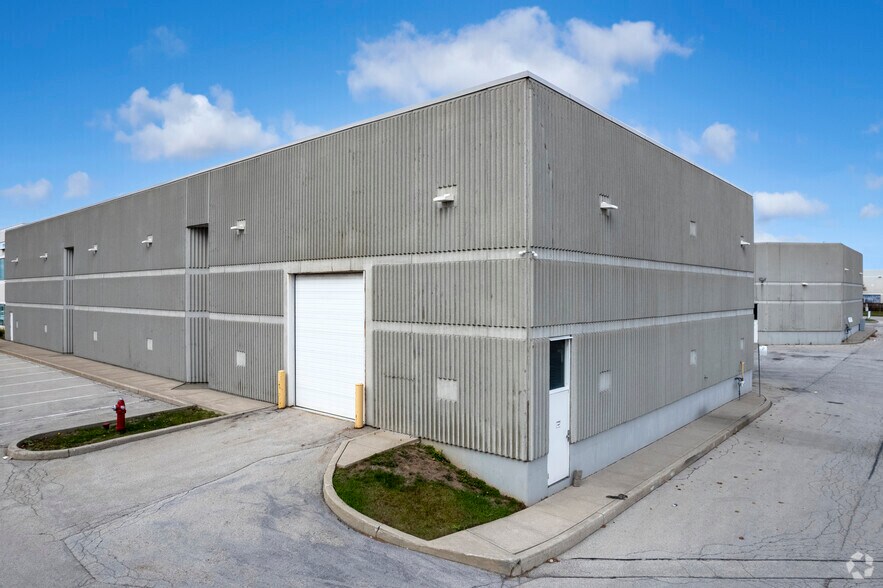 3500 Laird Rd, Mississauga, ON à louer - Photo du bâtiment - Image 2 de 7