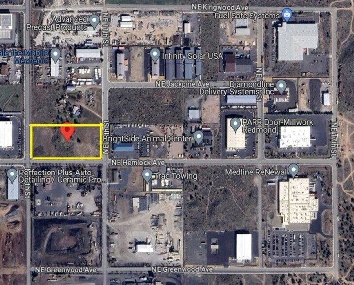 1005 NE Hemlock Ave, Redmond, OR à vendre - Photo principale - Image 2 de 2