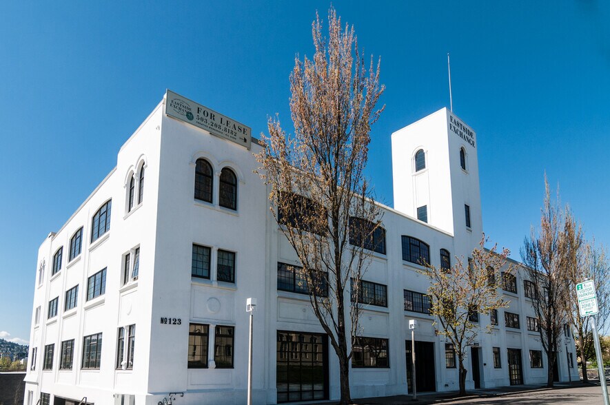 123 NE 3rd Ave, Portland, OR à louer - Photo du bâtiment - Image 2 de 7