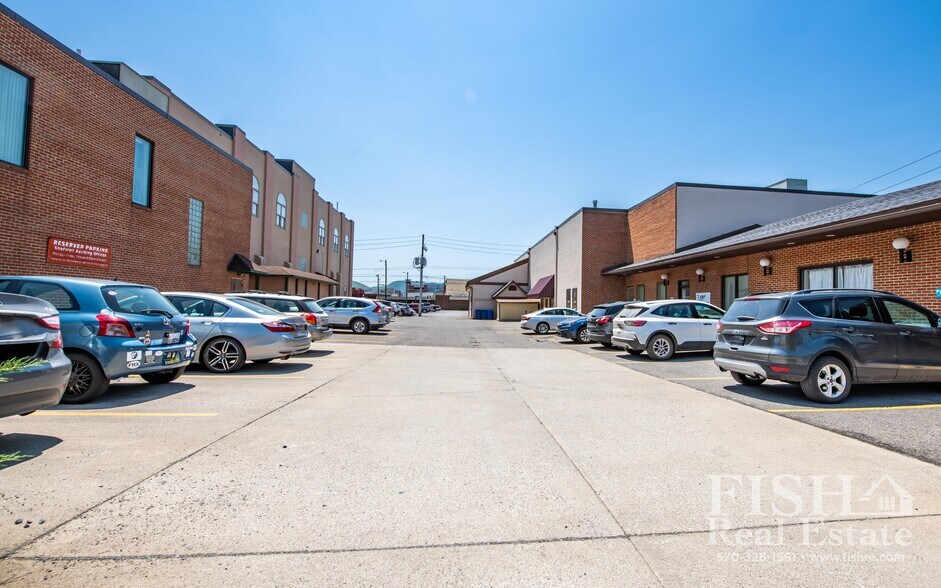 227 Academy St, Williamsport, PA à vendre - Photo du bâtiment - Image 2 de 16