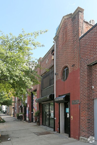 21-38 44th Rd, Long Island City, NY à louer - Photo principale - Image 1 de 8