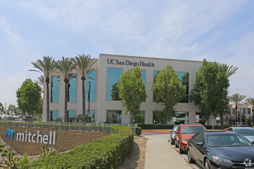 6200 Greenwich Dr, San Diego, CA for lease - Primary Photo - Image 1 of 4